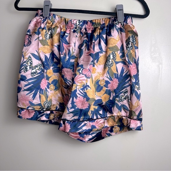 Pretty Little Things Pink Satin Butterfly Floral Shorts Button Top PJ Set NWT 6 - Picture 11 of 16